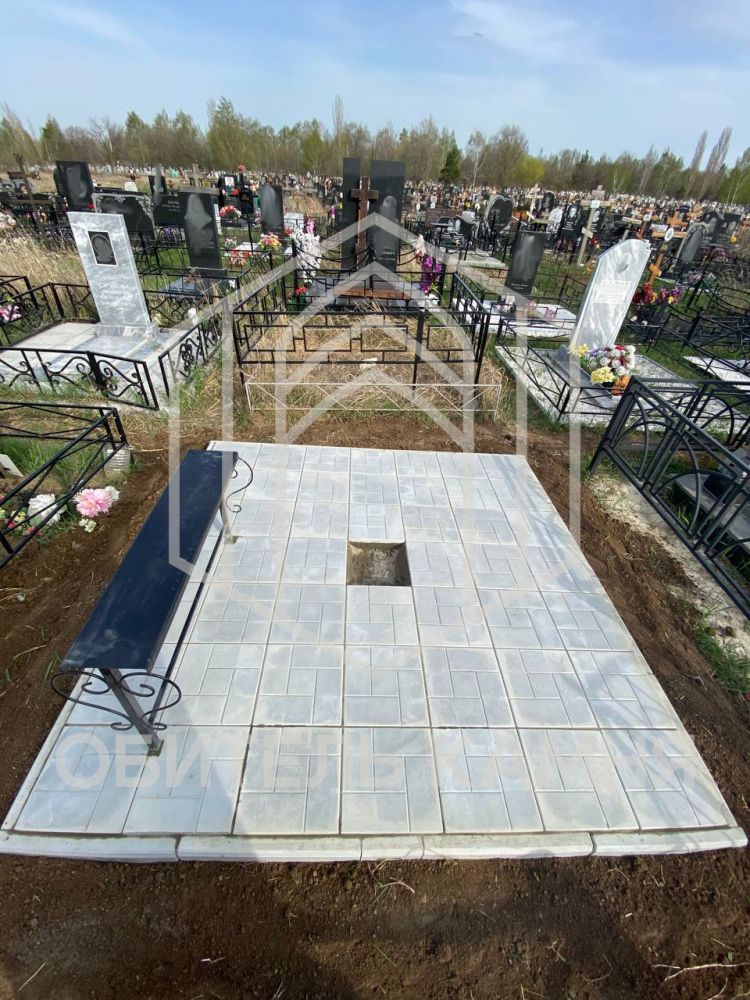 Установка мраморного памятника на Елшанских кладбищах