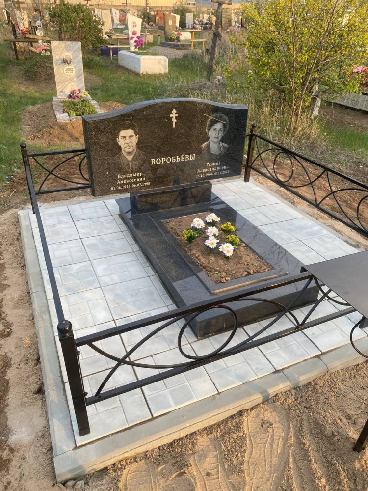 Изготовление и установка семейного гранитного памятника, Ершов